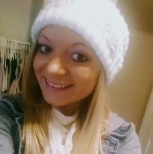 Meet your Posher, Holly